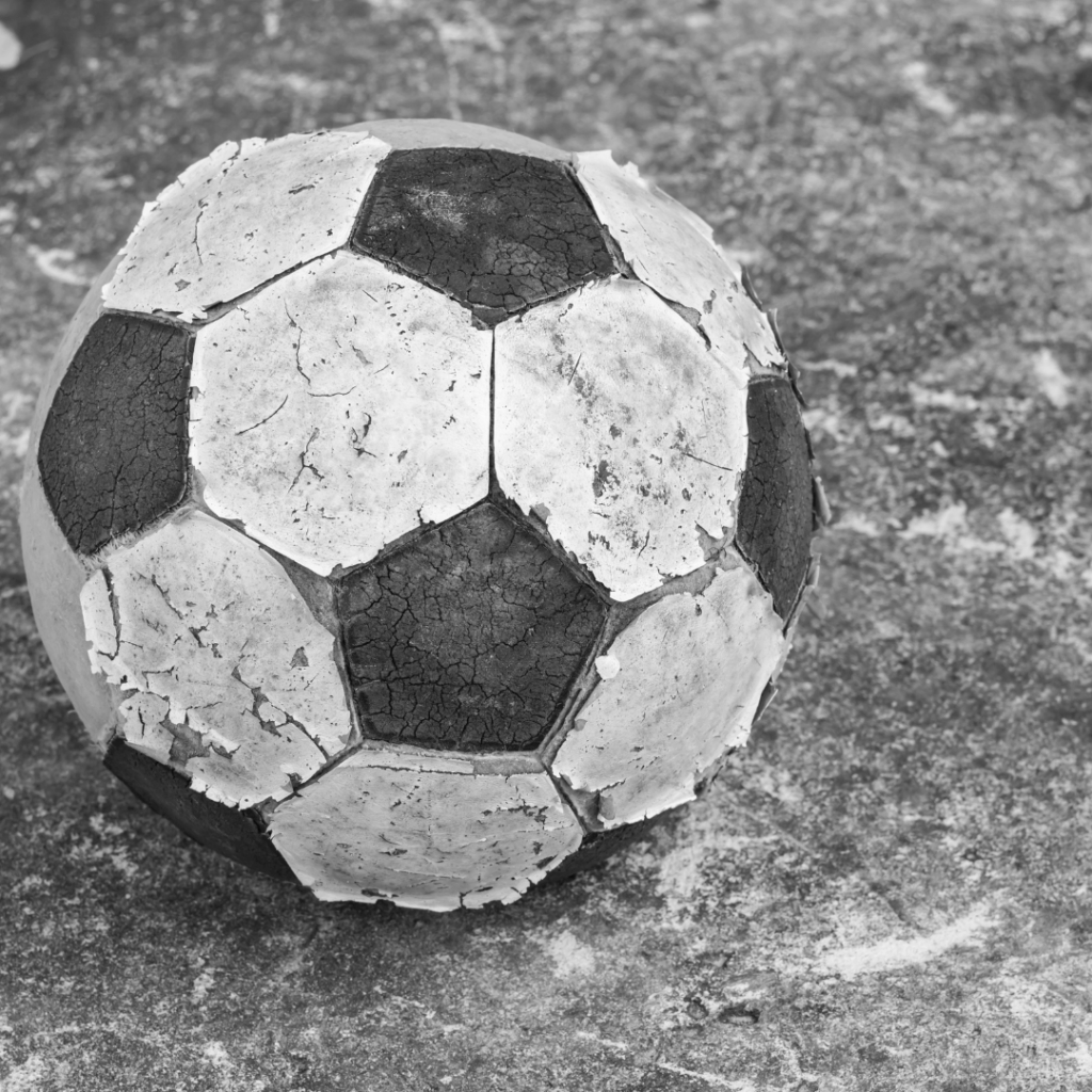 Chi Siamo Vecchio pallone da calcio – simbolo della storia e delle origini di FC Lesmo