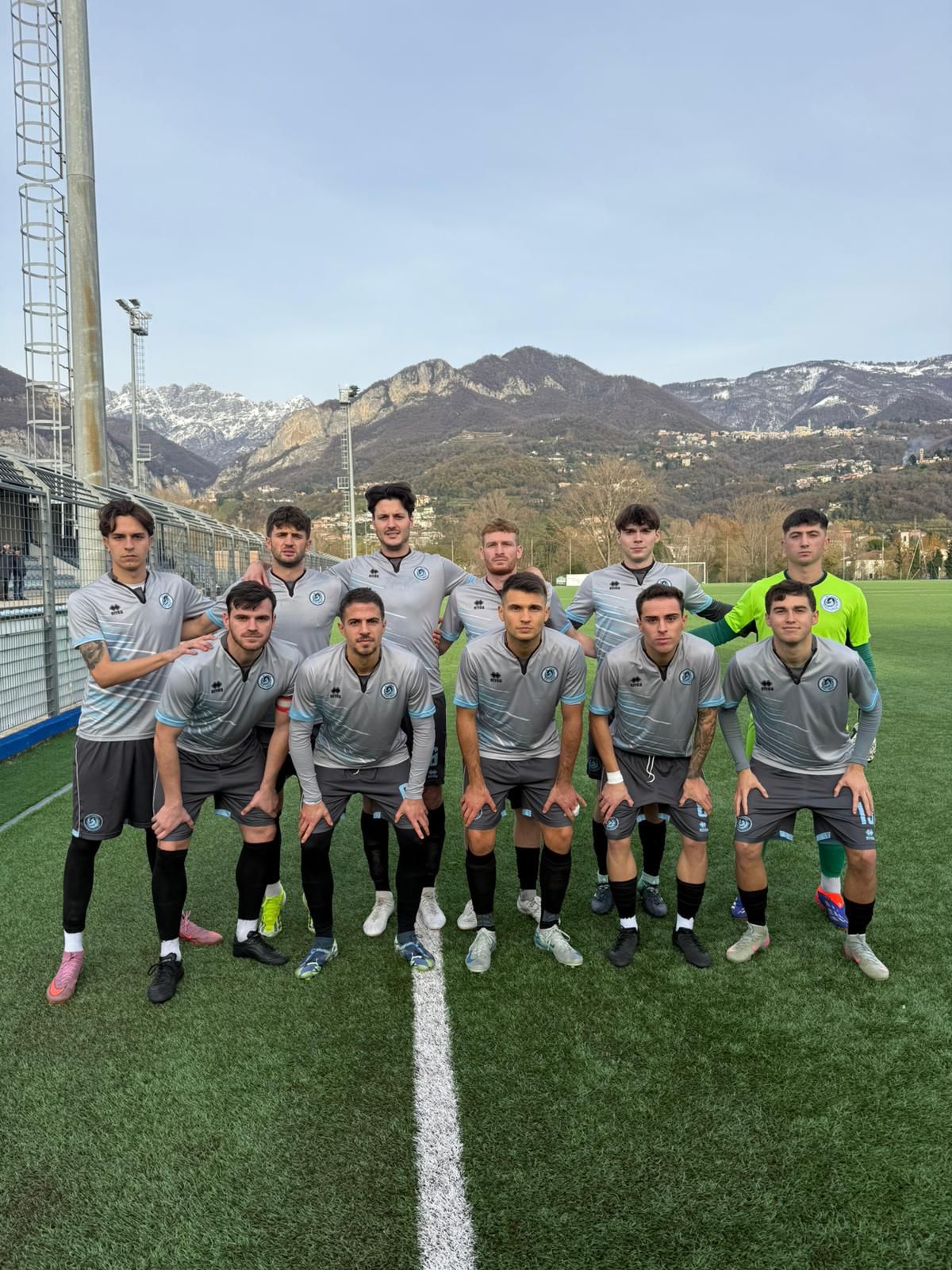 OLGINATESE 1-1 FC LESMO Squadra FC Lesmo riunita in campo prima della partita contro Olginatese