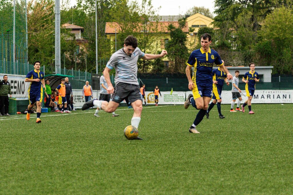 COLICODERVIESE 2-1 FC LESMO Giocatori FC Lesmo in azione durante una partita di campionato